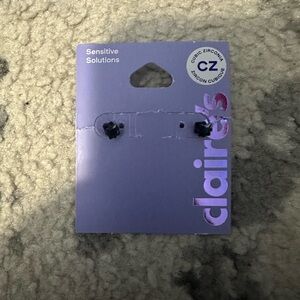 Black stud earring 3mm